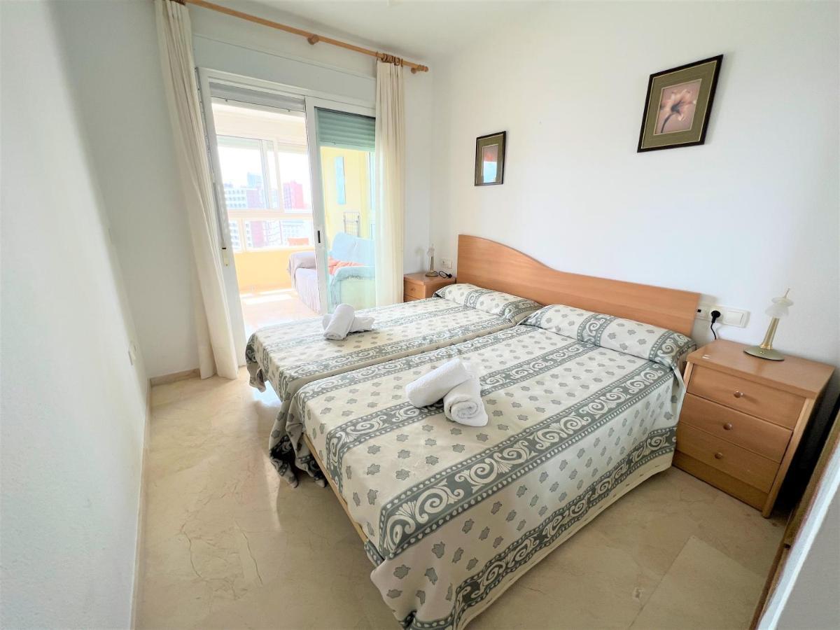 Gemelos 22-3-12 Benidorm Extérieur photo
