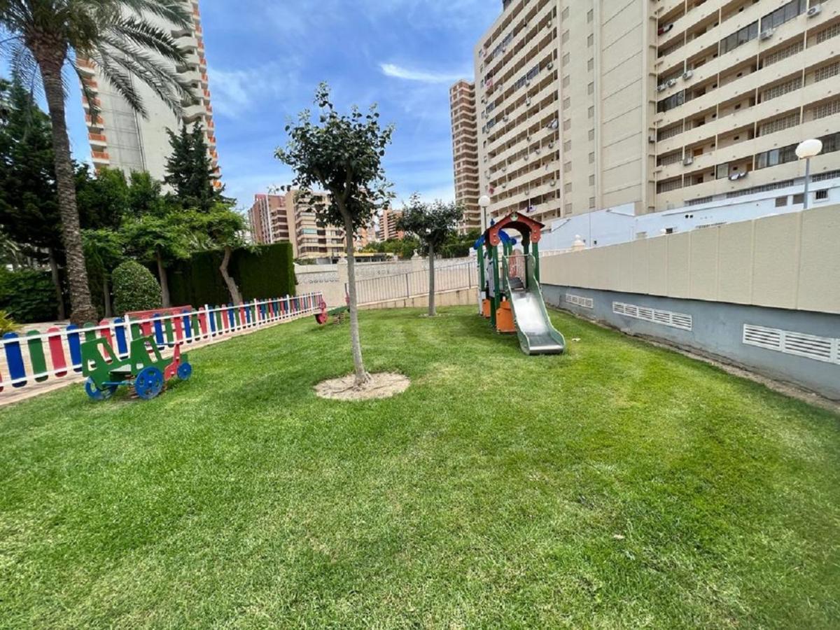 Gemelos 22-3-12 Benidorm Extérieur photo